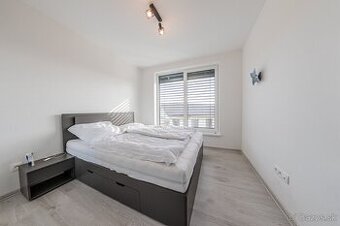 2 izbový byt s balkónom na PREDAJ - Košúty