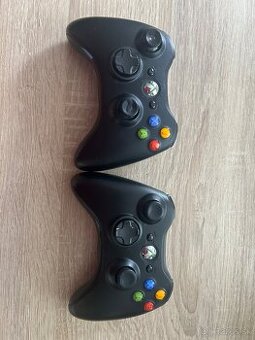 2x ovládače na xbox 360