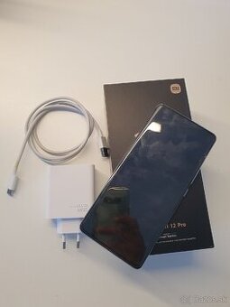 Predám xiaomi 12 pro 12gb/256gb s poškodeným zadným sklom.