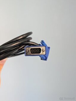 🔌 VGA kábel – 2 €