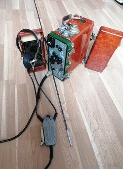 Rádiostanica R 105 M