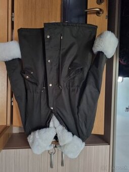 Zimna tristvrtova zateplena bunda