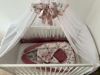 Postieľka s vybavením