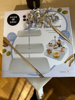 Predám nový etažér - 15€