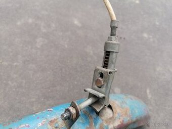 Predám predný blatník a brzda na starožitný bicykel