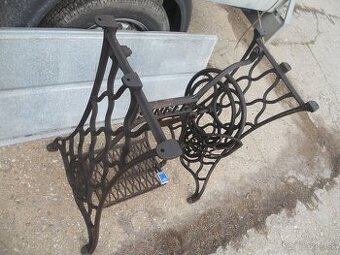 historicky stojan na stolik