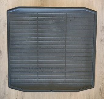 Obojstranny koberec do kufra pre Skodu Rapid Liftback