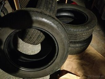 Predam letne 215/65R15