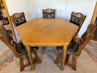 Masivný rozkl.stôl+5 ks stoličiek