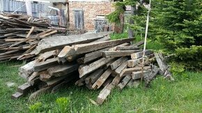 Predám staré drevo (hranoly, hrady, dosky...)