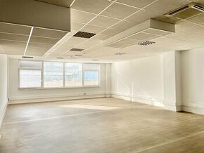 Na prenájom kancelárske priestory 150 m2 v Living centre v Ž