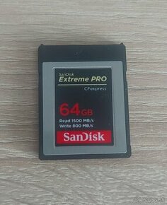 XQD karta s kapacitou 64 GB