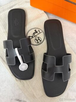 Hermes oran cierne slapky