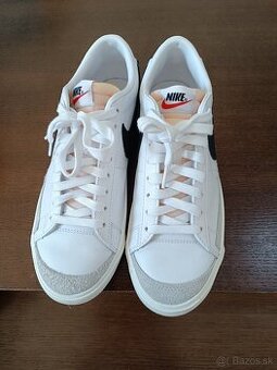 Nike blazer low