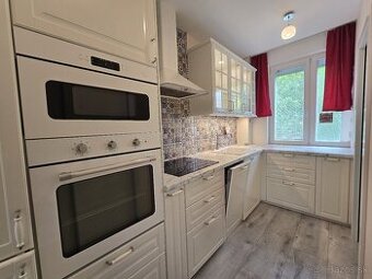 PRENÁJOM Vkusne zariadený 2-izb. byt 50m2, Považská, Senec