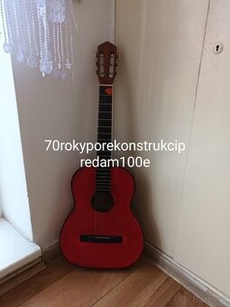 Španiela Krémová gitara