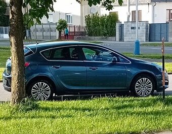 PREDÁM OPEL ASTRA J 1.4 TURBO 88 kw
