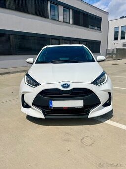 Toyota Yaris 1.5 Hybrid Comfort+Style+Tech SR 101000km