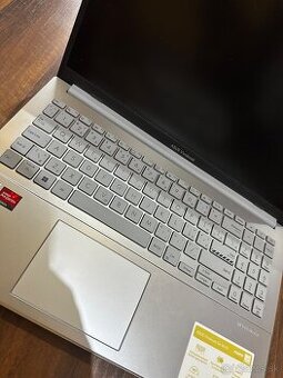 ASUS Vivobook Go 15 E150 - 1