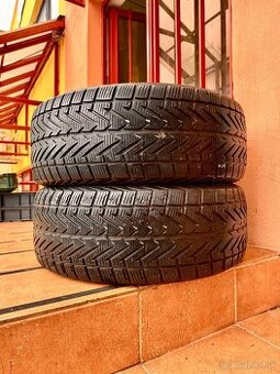 255/45 R18 zimné pneumatiky – kompletná sada