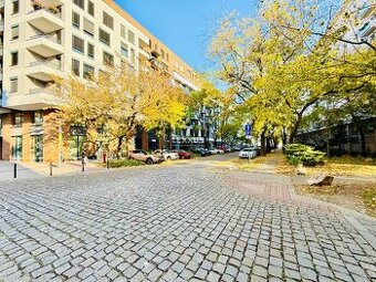 - PRENÁJOM, slnečný a priestranný 2i byt v Starom Meste, BA 