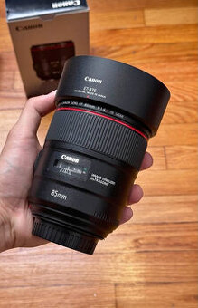 Canon EF 85mm f/1.4 L IS USM