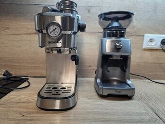 pákový kávovar, mlynček