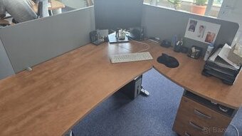 Rohový kancelársky písací stôl s kontajnerom