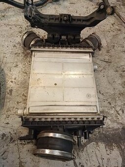 Chladič plniaceho vzduchu Mercedes A2760900214