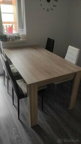 Kuchynský stôl stoličky