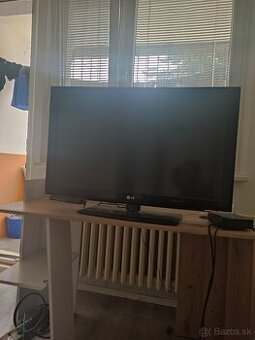Na predaj plazma 72cm LG