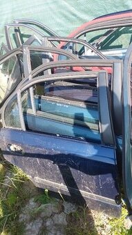 Predám práve dvere Civic sedan 96-01 Sklo mechanika