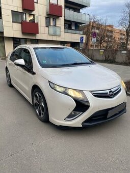 Opel Ampera Plúg-in Hybrid, 2014