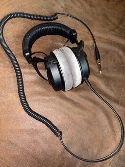 Predám štúdiové slúchadlá Beyerdynamic DT 990 Pro (250 Ohm)