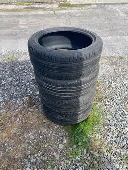 Pneumatiky 215/45R18