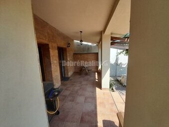 4 izbový Rodinný dom s bazénom neďaleko centra v Nových Zámk