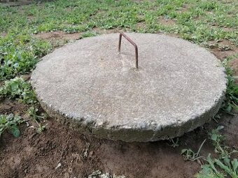 Betonovy poklop - 1