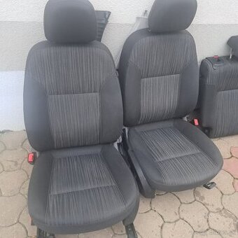 Predám sedačky na opel astra j