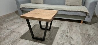 Dubovy konferenčný stolik