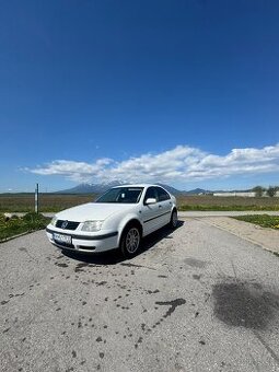 VOLKSWAGEN BORA, 1.6 benzín, 74 kW, r. v. 1999