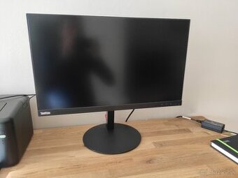 24" LCD Lenovo ThinkVision P24q QHD monitor 2560 × 1440 px