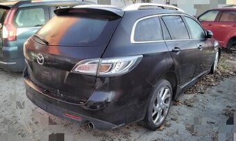 Mazda 6 2.2 D 2011 ZADNÉ SVETLA, PREVODOVKA, DVERE, TRYSKY