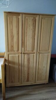 2 skriňa a písací stôl