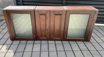 Vrchne kuchynske skrinky z masivu