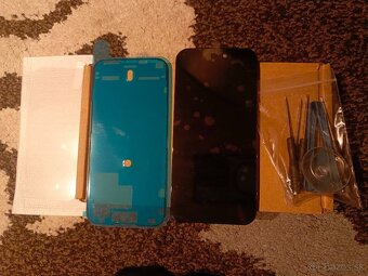 Iphone 15 pro LCD displej