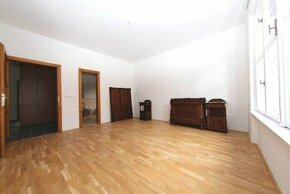 Prenájom 4 izbového bytu v mestskej vile na Krakovskej ulici