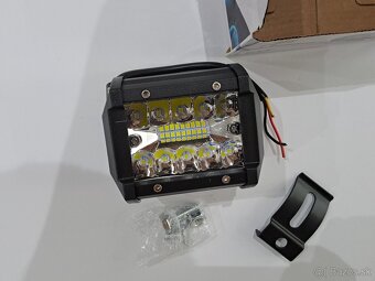 LED Pracovné svetlo 60W Diaľkove + držiaky