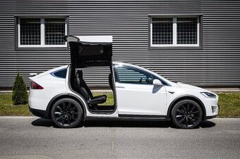 Tesla Model X 75D free supercharger, EAP, 6 miestna verzia