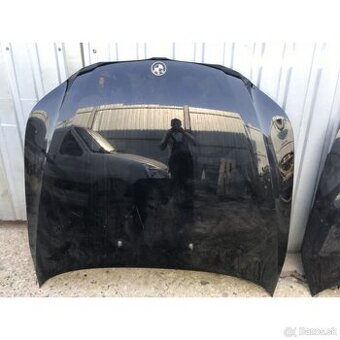 KUPIM Kapoty BMW e60 ČIERNY