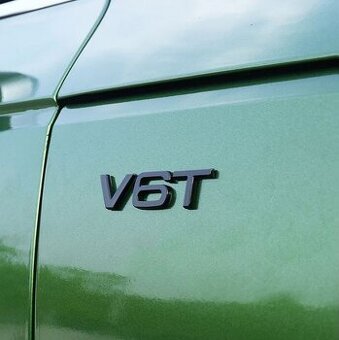 Napis logo AUDI V6T V8T oznacenie na blatnik
